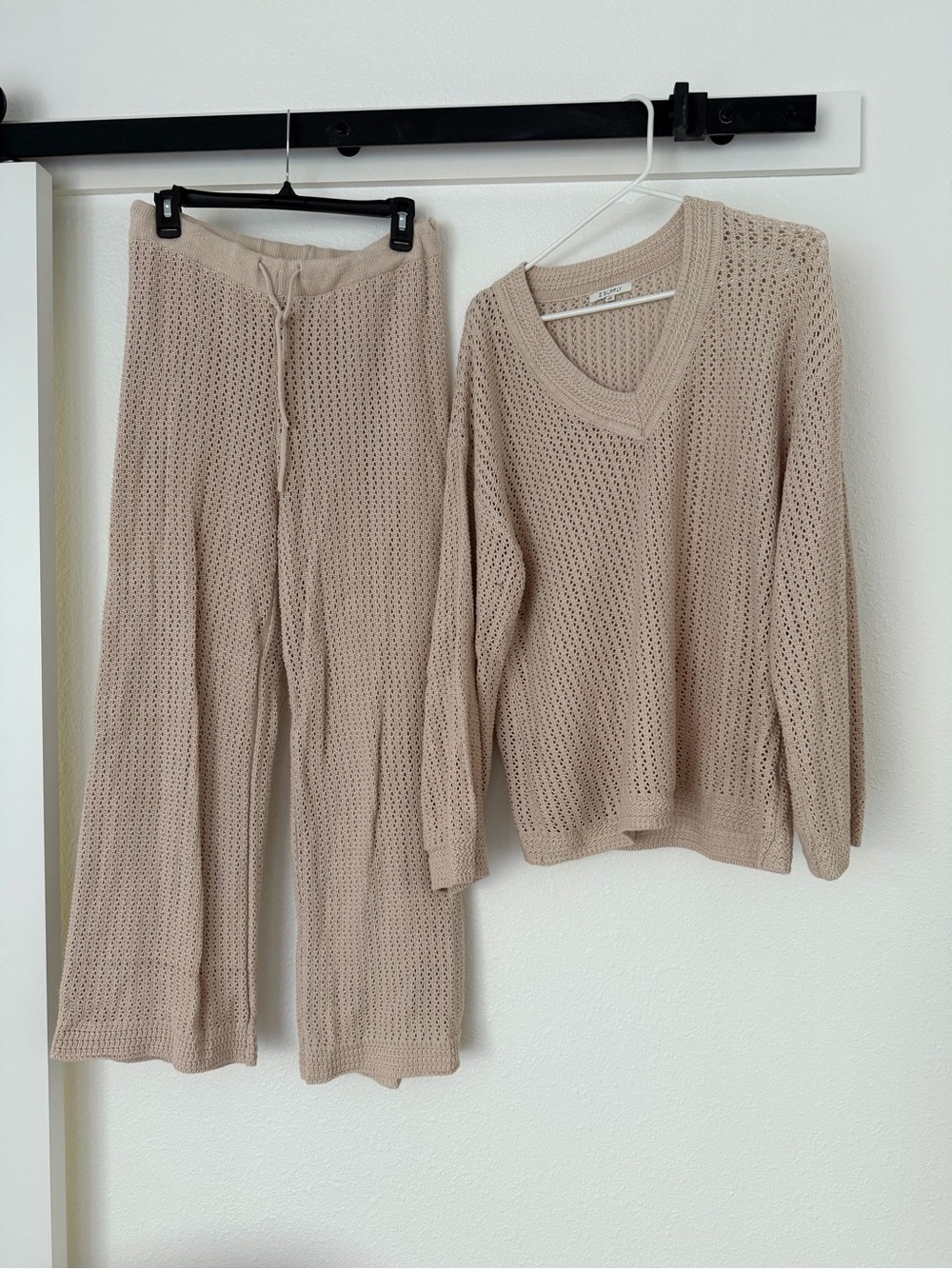 Z Supply Beige Open-Knit V-Neck Sweater